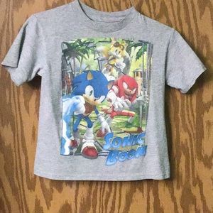 Sonic shirt. Size 5/6